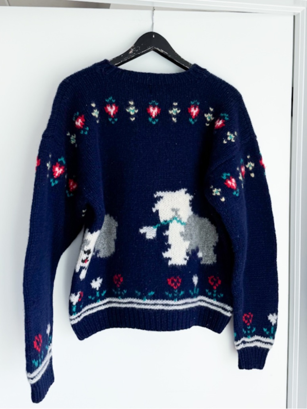 Vtg Woolrich Pure Virgin Wool Dog Sweater Navy Blue Sheepdog Floral Knit XL - Picture 2 of 13